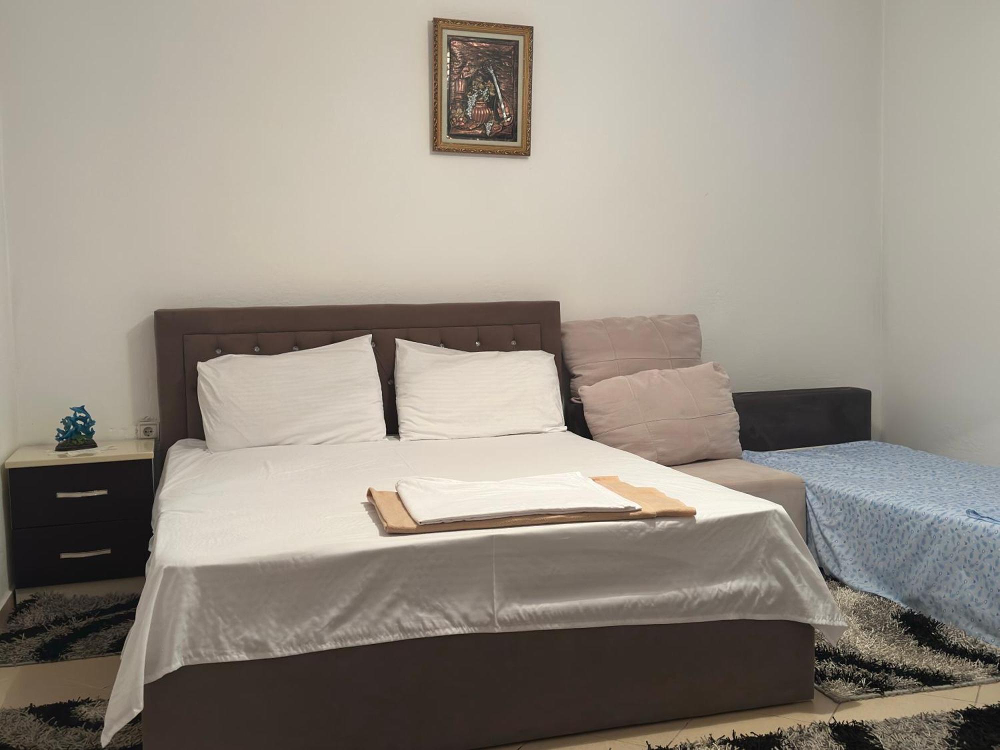 Guri Guest House 波格拉德茨 外观 照片